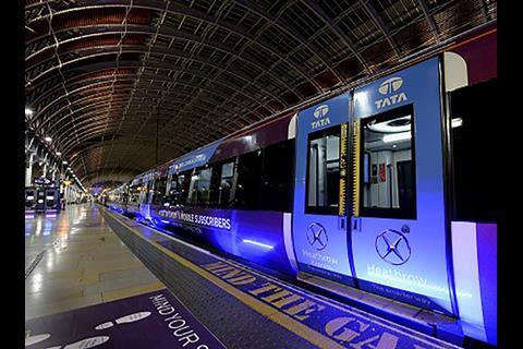 The Heathrow Express premium airport service between London Paddington and Heathrow Aiport is to contiune running until at least 2028 under a new agreement announced on March 28.
